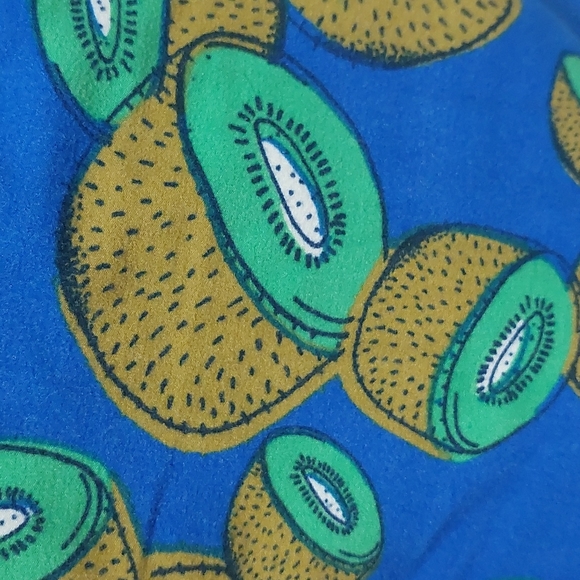 Lularoe Kiwi TC leggings - Picture 3 of 3